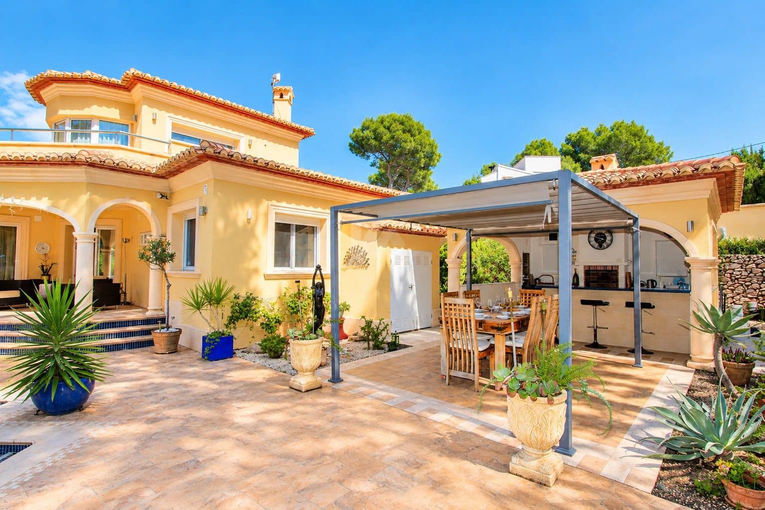 Chalet de 4 habitaciones en Moraira en venta con piscina garaje - 975.000 € (Ref: 10183881)