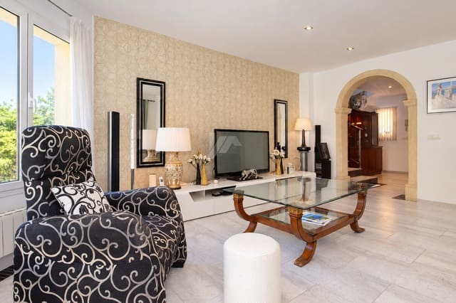 Chalet de 4 habitaciones en Paichi, Teulada-Moraira en venta con piscina garaje - 975.000 € (Ref: 10183881)