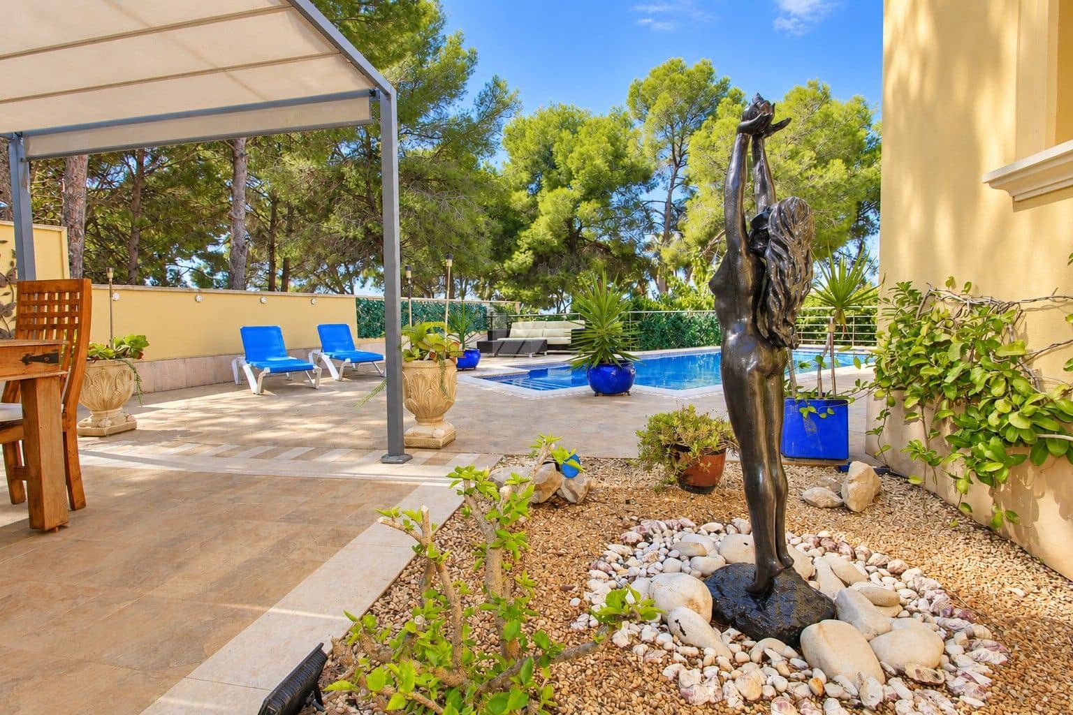 Chalet de 4 habitaciones en Moraira en venta con piscina garaje - 975.000 € (Ref: 10183881)
