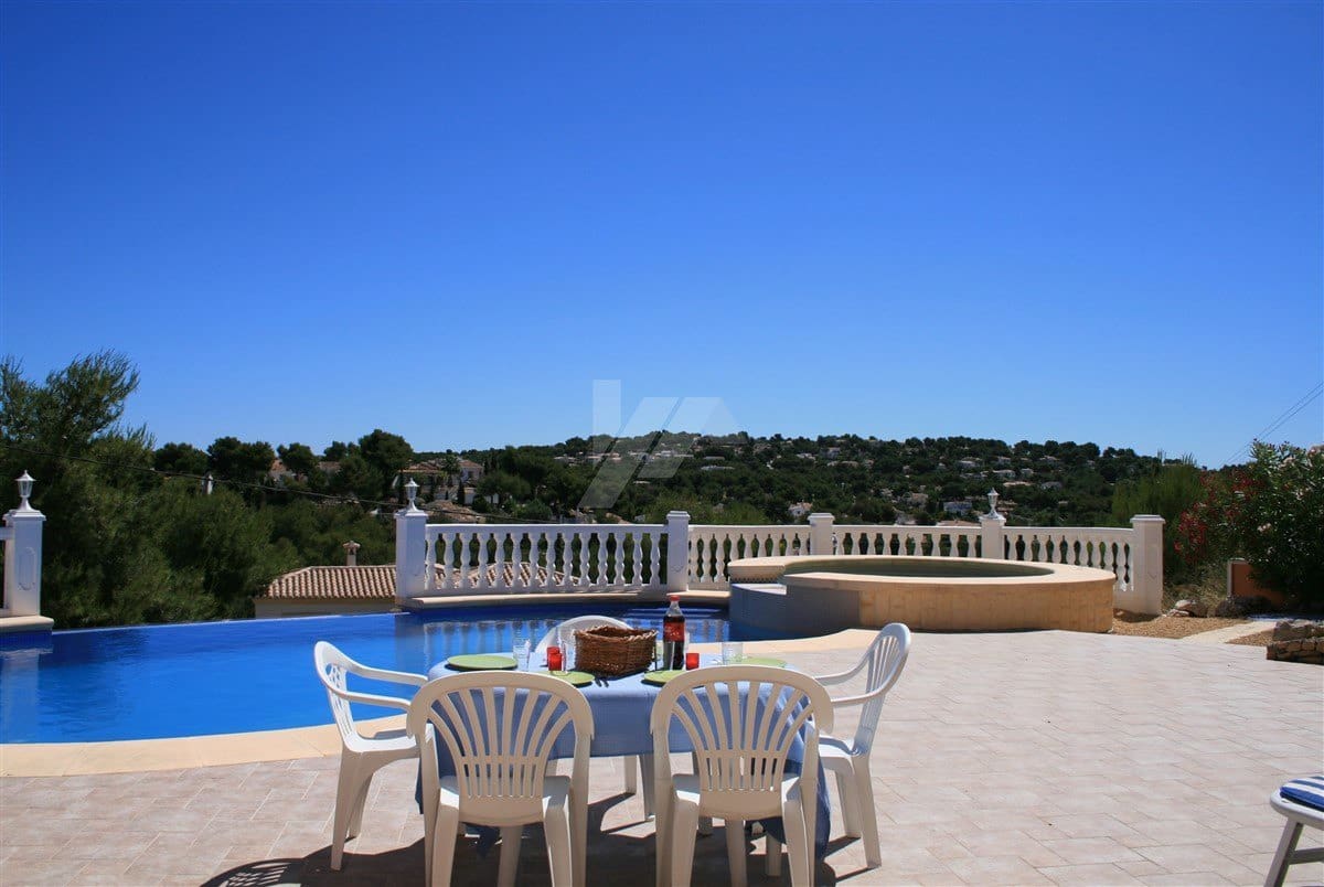 Chalet de 3 habitaciones en Javea / Xàbia en venta con piscina garaje - 750.000 € (Ref: 4358609)