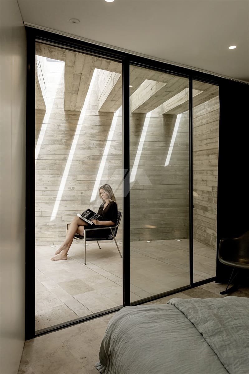 3 bedroom Villa for sale in Benissa with pool garage - € 2,500,000 (Ref: 5443421)