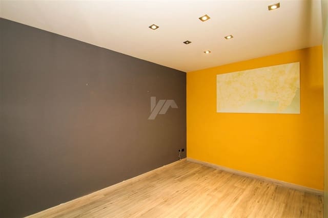 Commercial for sale in Casco Urbano, Teulada-Moraira - € 180,000 (Ref: 6594025)