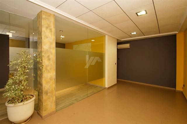 Commercial for sale in Casco Urbano, Teulada-Moraira - € 180,000 (Ref: 6594025)