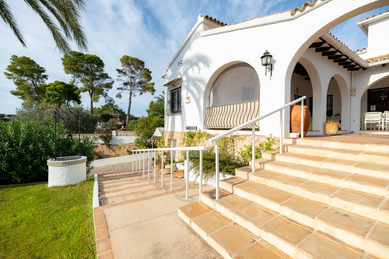 5 bedroom Villa for sale in Moraira with pool garage - € 1,699,000 (Ref: 6913808)