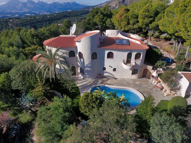 2 bedroom Villa for sale in Altea la Vella, Altea with pool garage - € 1,350,000 (Ref: 7308490)