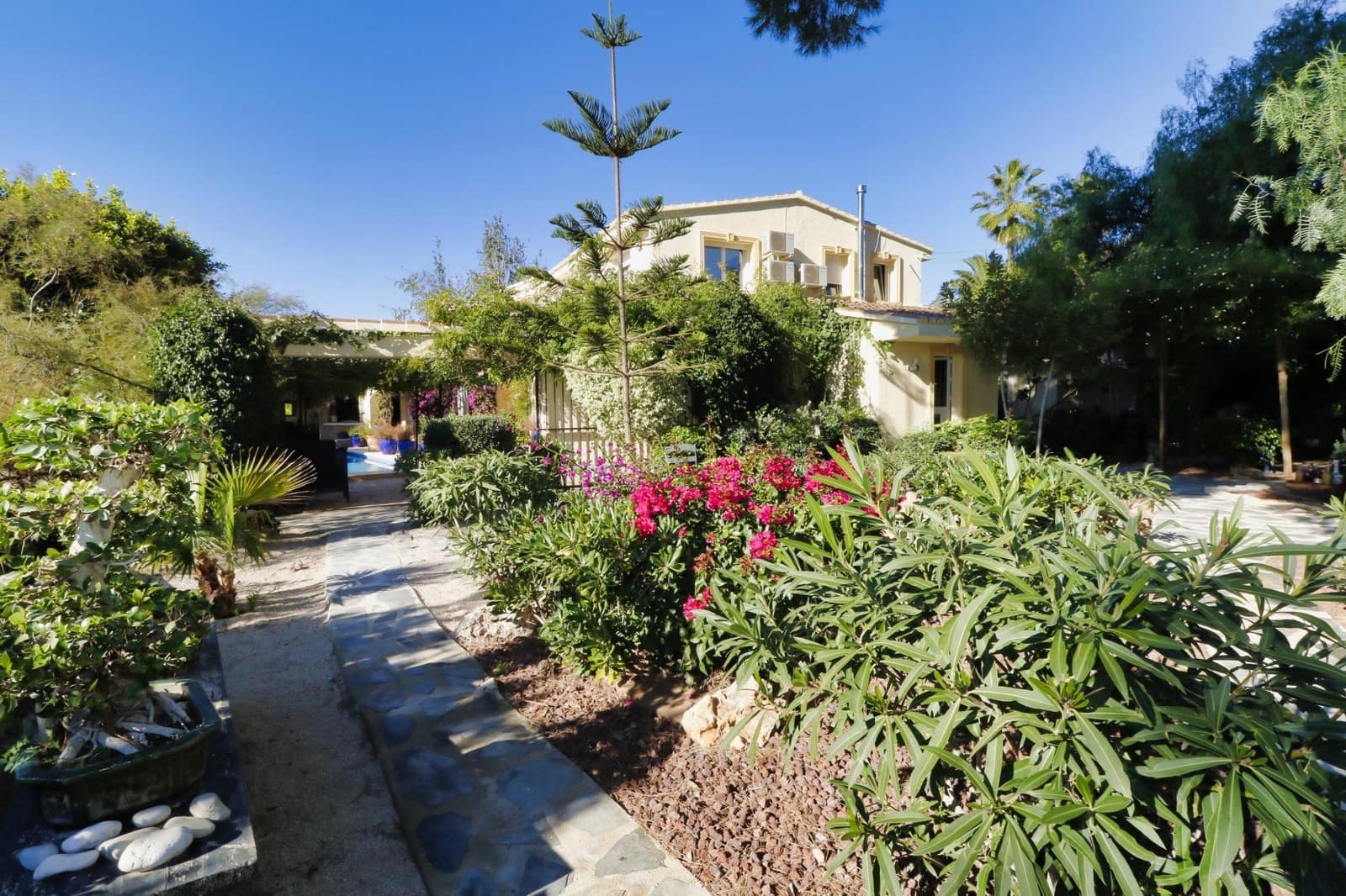 4 soveværelse Finca/Landehus til salg i Calpe / Calp med swimmingpool garage - € 2.250.000 (Ref: 7312975)