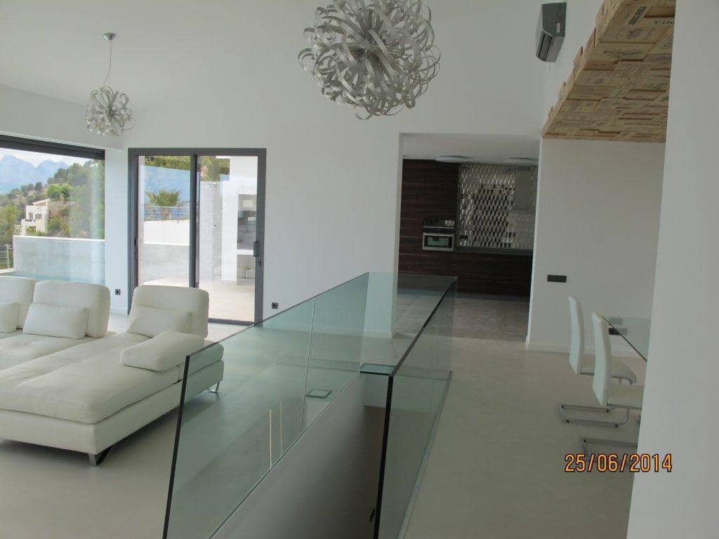 4 bedroom Villa for sale in Altea with pool garage - € 2,850,000 (Ref: 7312982)