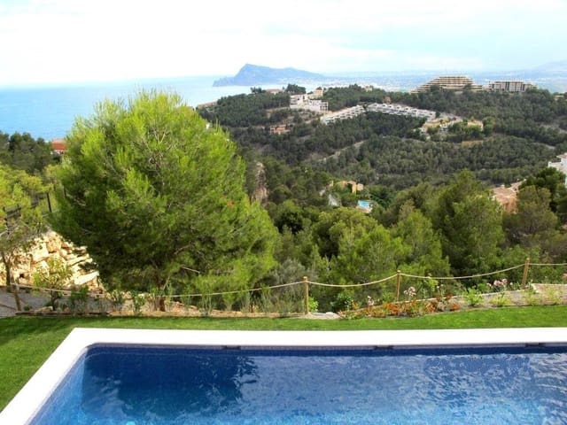 4 bedroom Villa for sale in Altea with pool garage - € 2,850,000 (Ref: 7312982)