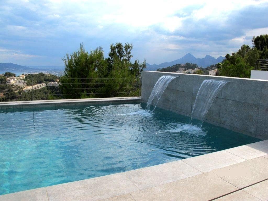 4 bedroom Villa for sale in Altea with pool garage - € 2,850,000 (Ref: 7312982)