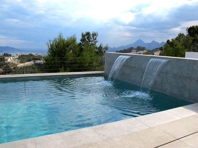4 bedroom Villa for sale in Altea with pool garage - € 2,850,000 (Ref: 7312982)