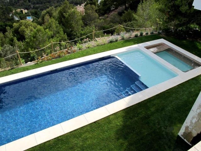 4 bedroom Villa for sale in Altea with pool garage - € 2,850,000 (Ref: 7312982)