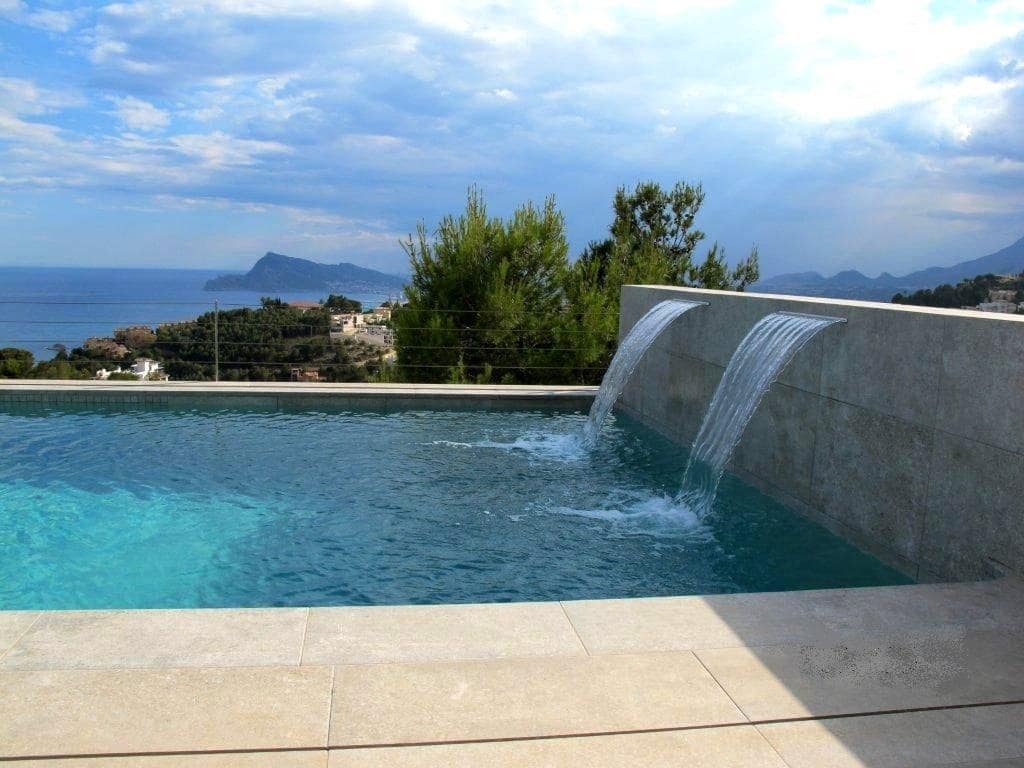 4 bedroom Villa for sale in Altea with pool garage - € 2,850,000 (Ref: 7312982)