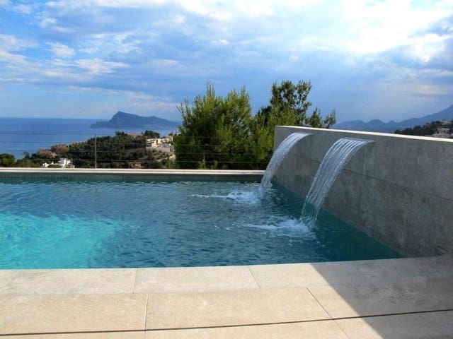 4 bedroom Villa for sale in Altea with pool garage - € 2,850,000 (Ref: 7312982)