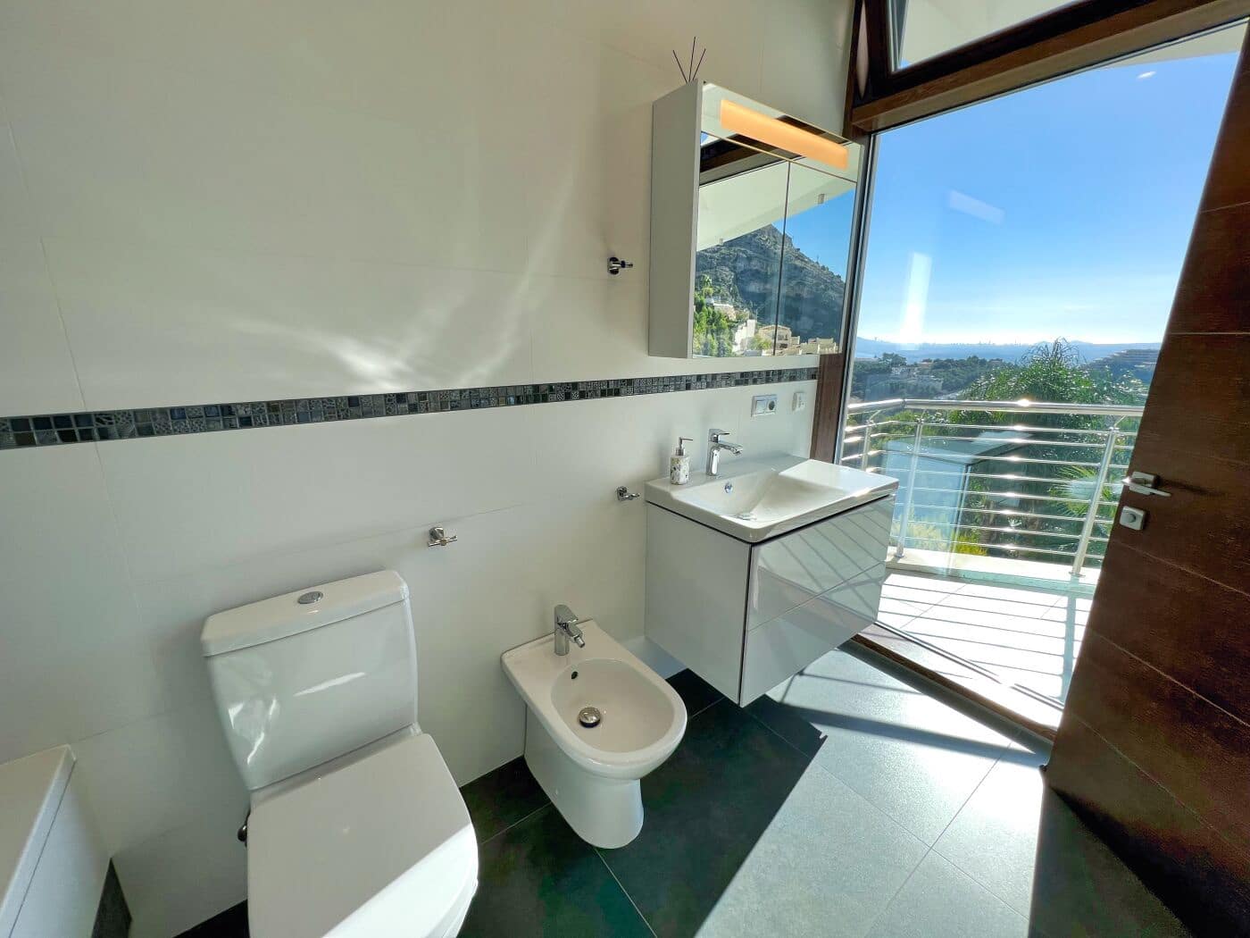 5 bedroom Villa for sale in Altea with pool garage - € 3,100,000 (Ref: 7544280)