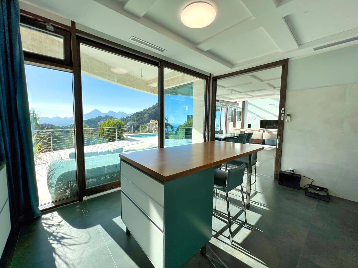 5 bedroom Villa for sale in Altea with pool garage - € 3,100,000 (Ref: 7544280)