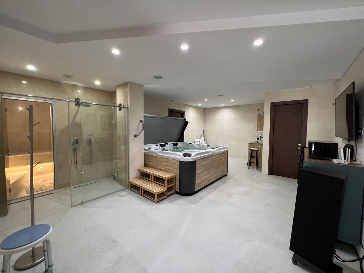 5 bedroom Villa for sale in Altea with pool garage - € 3,100,000 (Ref: 7544280)