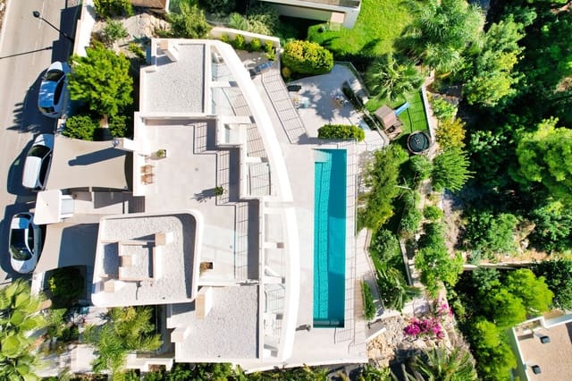 5 bedroom Villa for sale in Altea with pool garage - € 3,100,000 (Ref: 7544280)