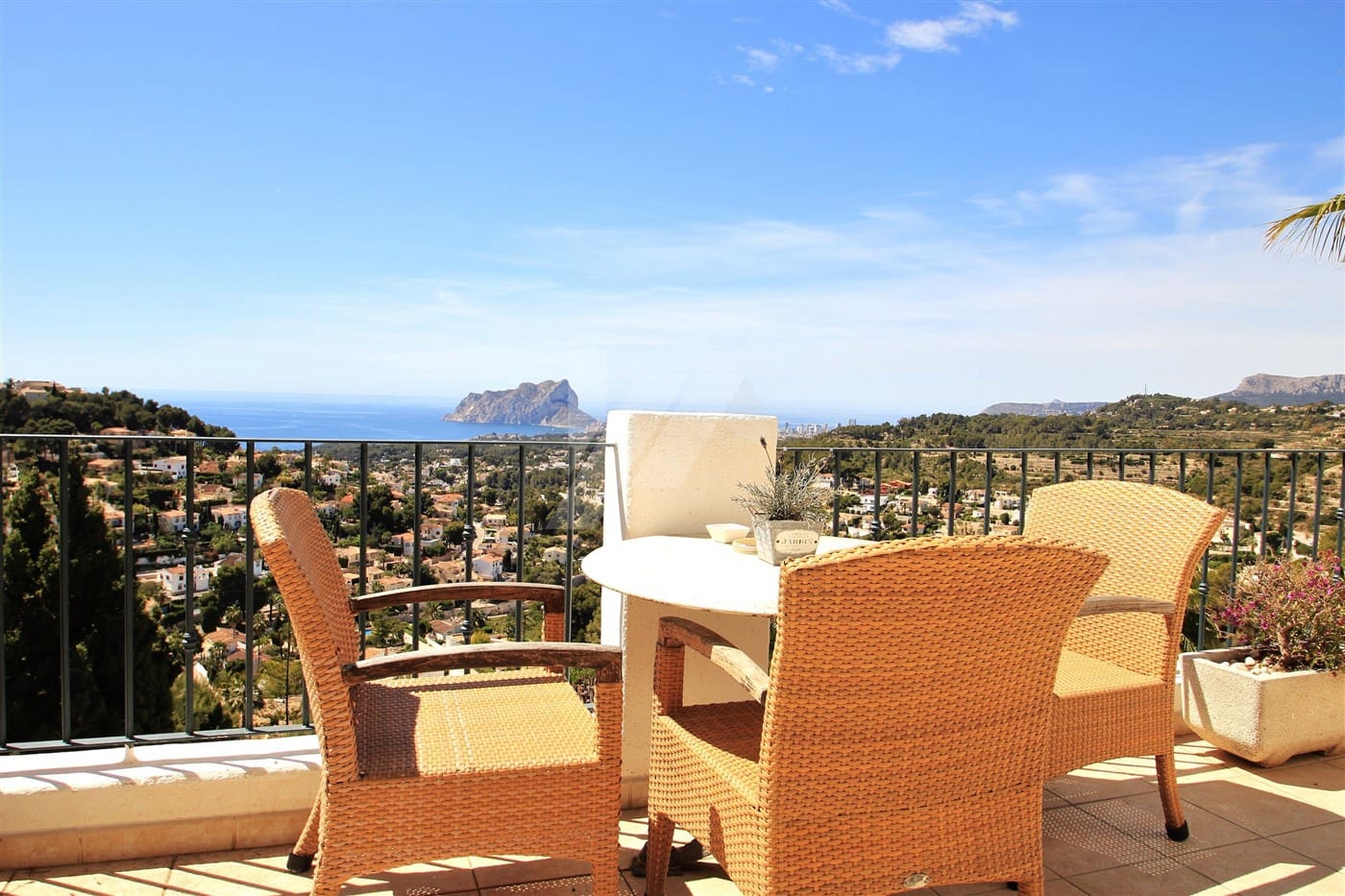 6 bedroom Villa for sale in Benissa with pool garage - € 1,600,000 (Ref: 7544284)