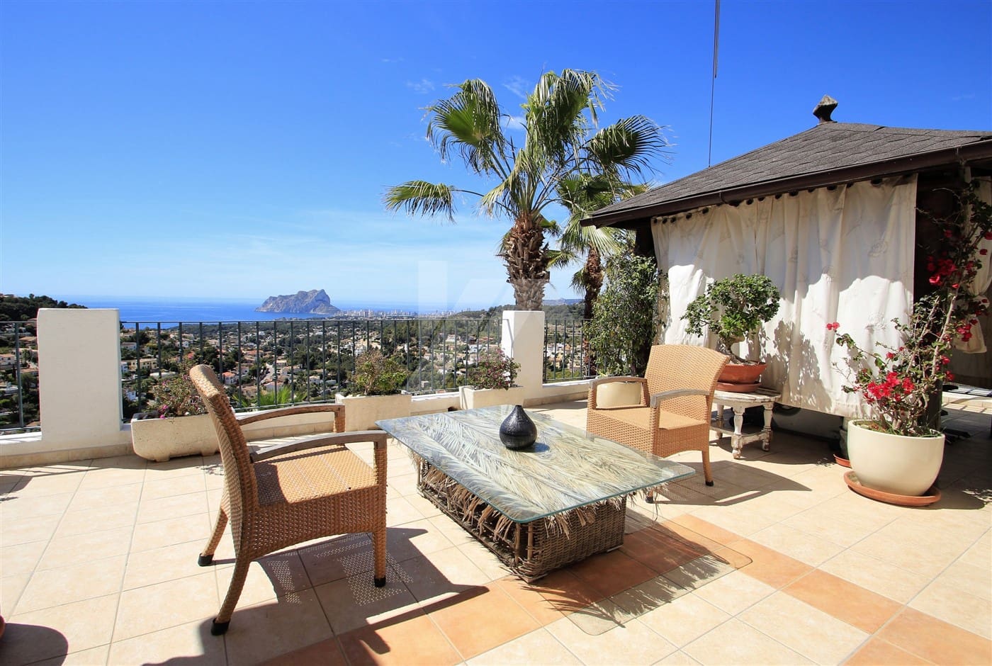 6 bedroom Villa for sale in Benissa with pool garage - € 1,600,000 (Ref: 7544284)