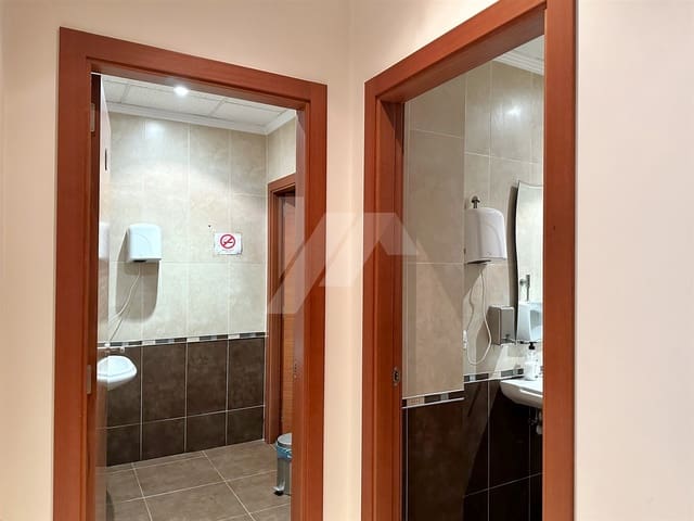 Commercial for sale in Teulada Pueblo, Teulada-Moraira with garage - € 135,500 (Ref: 7918373)