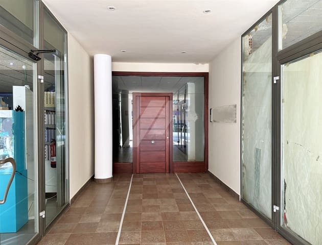 Commercial for sale in Teulada Pueblo, Teulada-Moraira with garage - € 135,500 (Ref: 7918373)