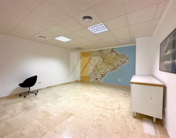 Commercial for sale in Teulada Pueblo, Teulada-Moraira with garage - € 135,500 (Ref: 7918373)