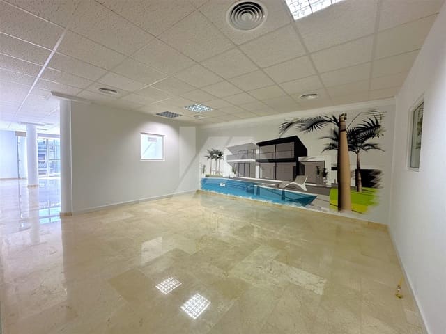 Commercial for sale in Teulada Pueblo, Teulada-Moraira with garage - € 135,500 (Ref: 7918373)