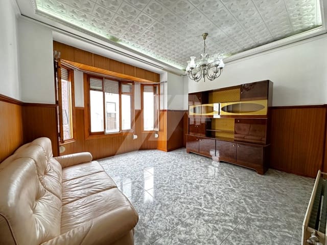 3 soverom Hus til salgs i Teulada Pueblo, Teulada-Moraira med svømmebasseng - € 290 000 (Ref: 8371370)