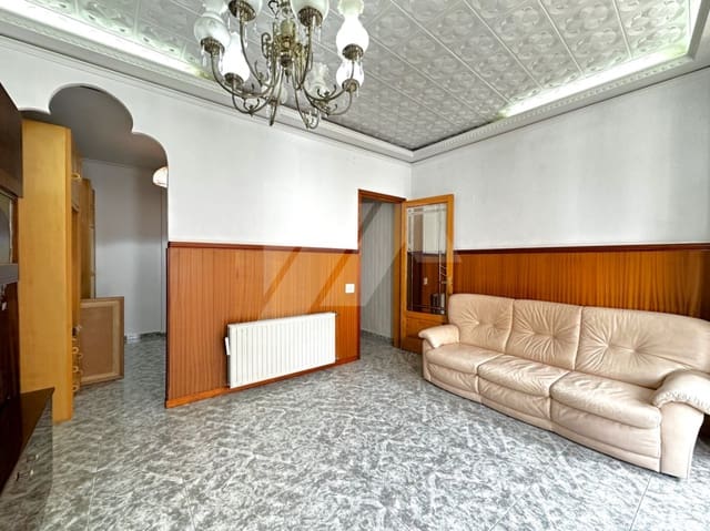 3 soverom Hus til salgs i Teulada Pueblo, Teulada-Moraira med svømmebasseng - € 290 000 (Ref: 8371370)