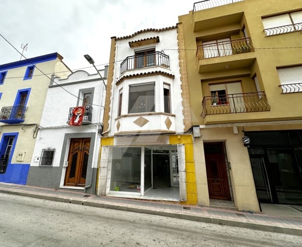 3 soverom Hus til salgs i Teulada Pueblo, Teulada-Moraira med svømmebasseng - € 290 000 (Ref: 8371370)