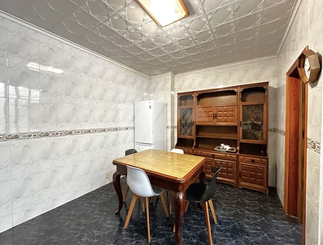 3 soverom Hus til salgs i Teulada Pueblo, Teulada-Moraira med svømmebasseng - € 290 000 (Ref: 8371370)