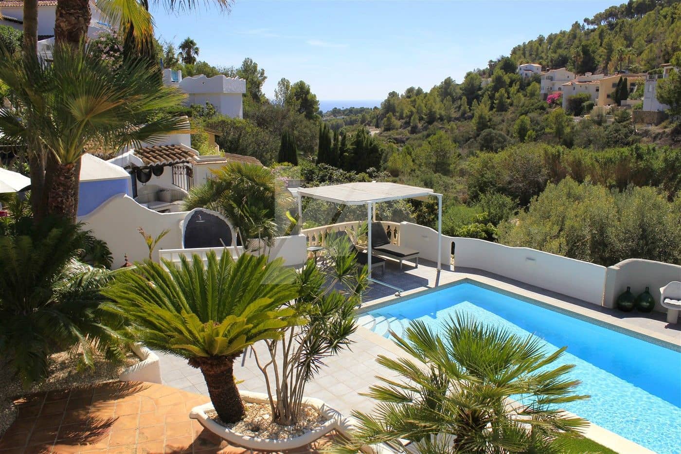 1 soveværelse Villa til salg i Benissa med swimmingpool garage - € 695.000 (Ref: 8548177)