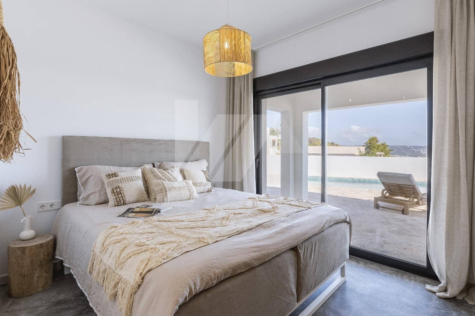 3 soveværelse Villa til salg i Pinosol med swimmingpool garage - € 1.200.000 (Ref: 8635450)