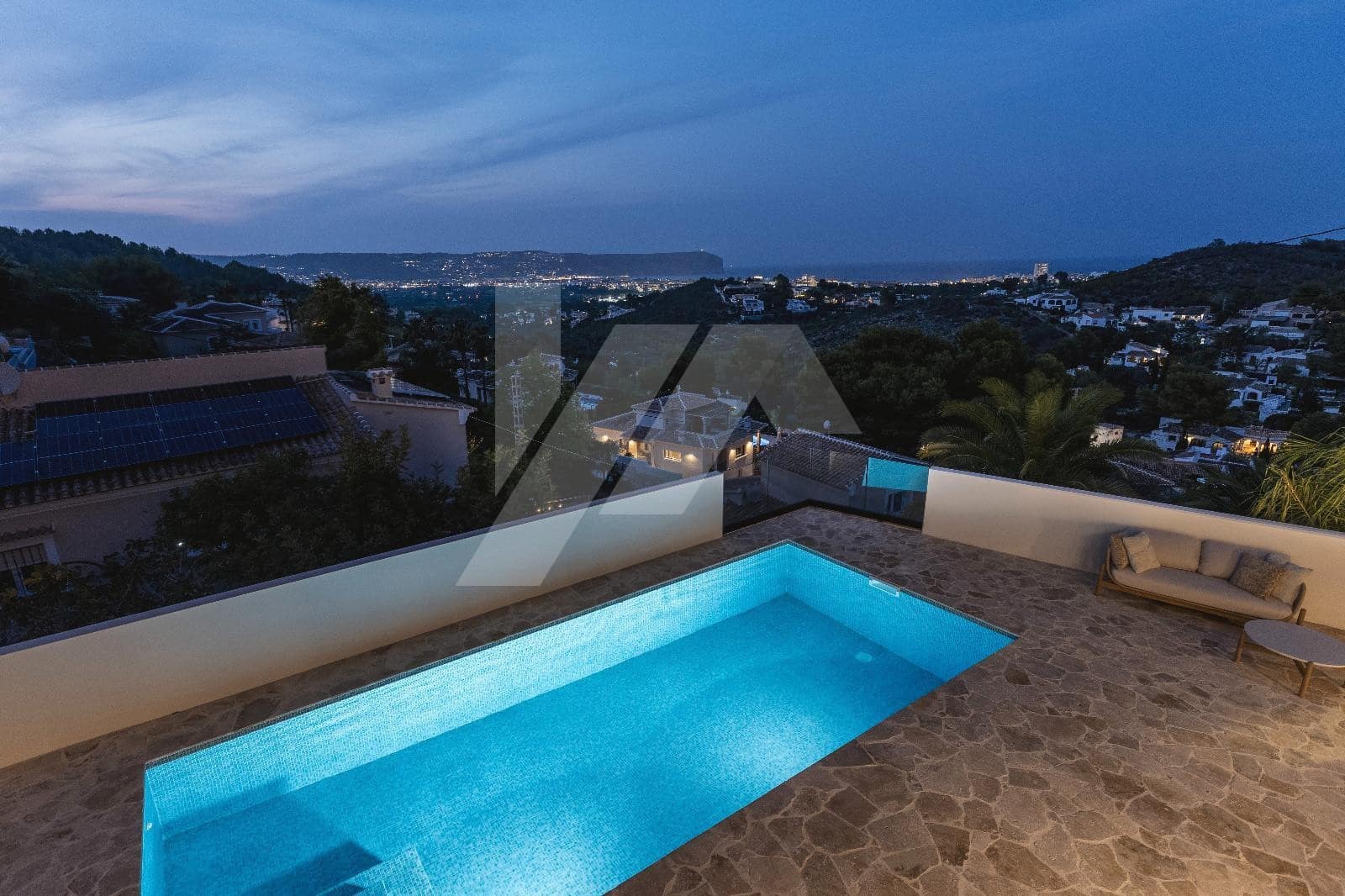 3 soveværelse Villa til salg i Pinosol med swimmingpool garage - € 1.200.000 (Ref: 8635450)