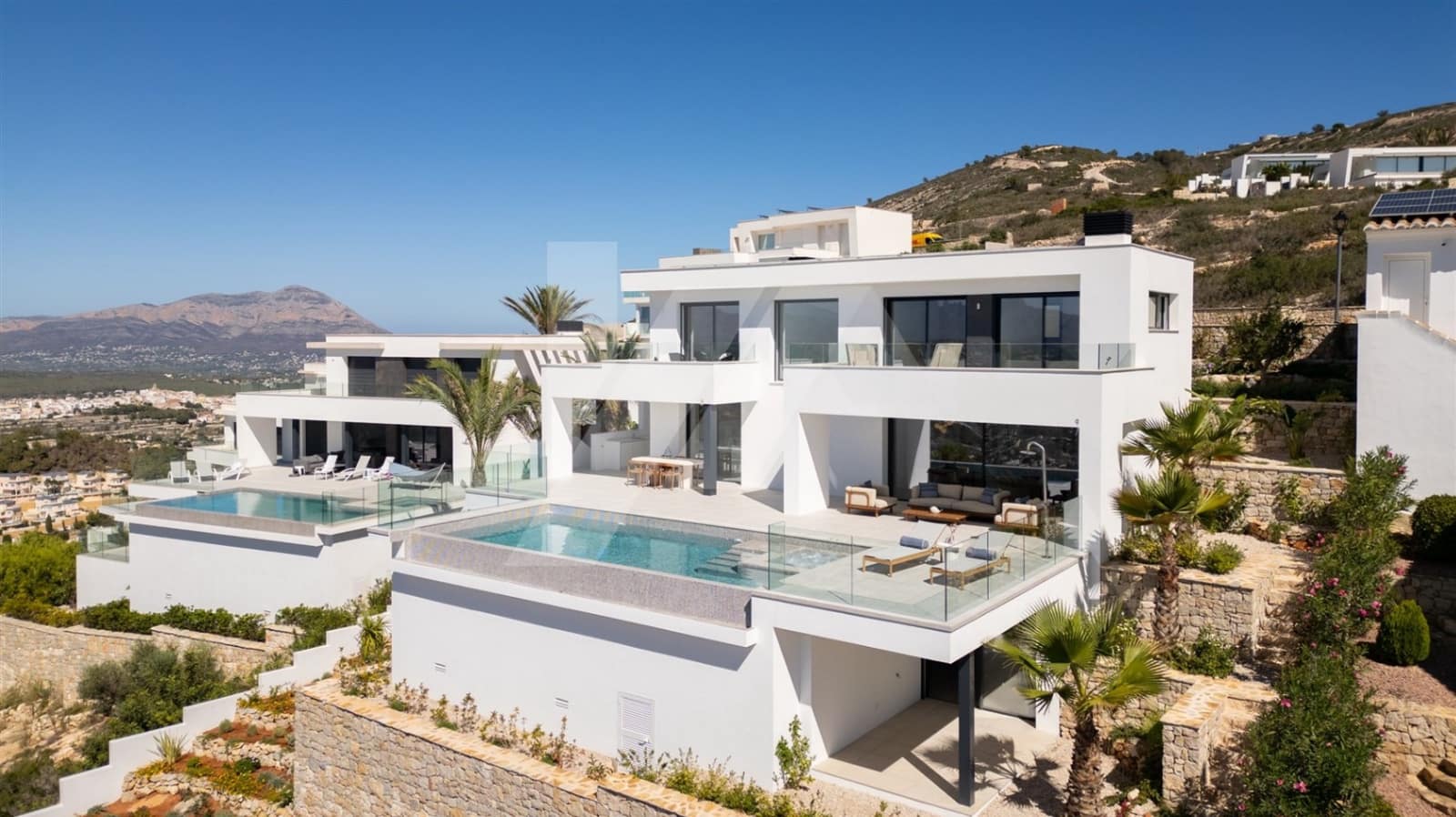 3 Zimmer Villa zu verkaufen in Cumbre del Sol mit Pool Garage - 2.195.000 € (Ref: 8635453)