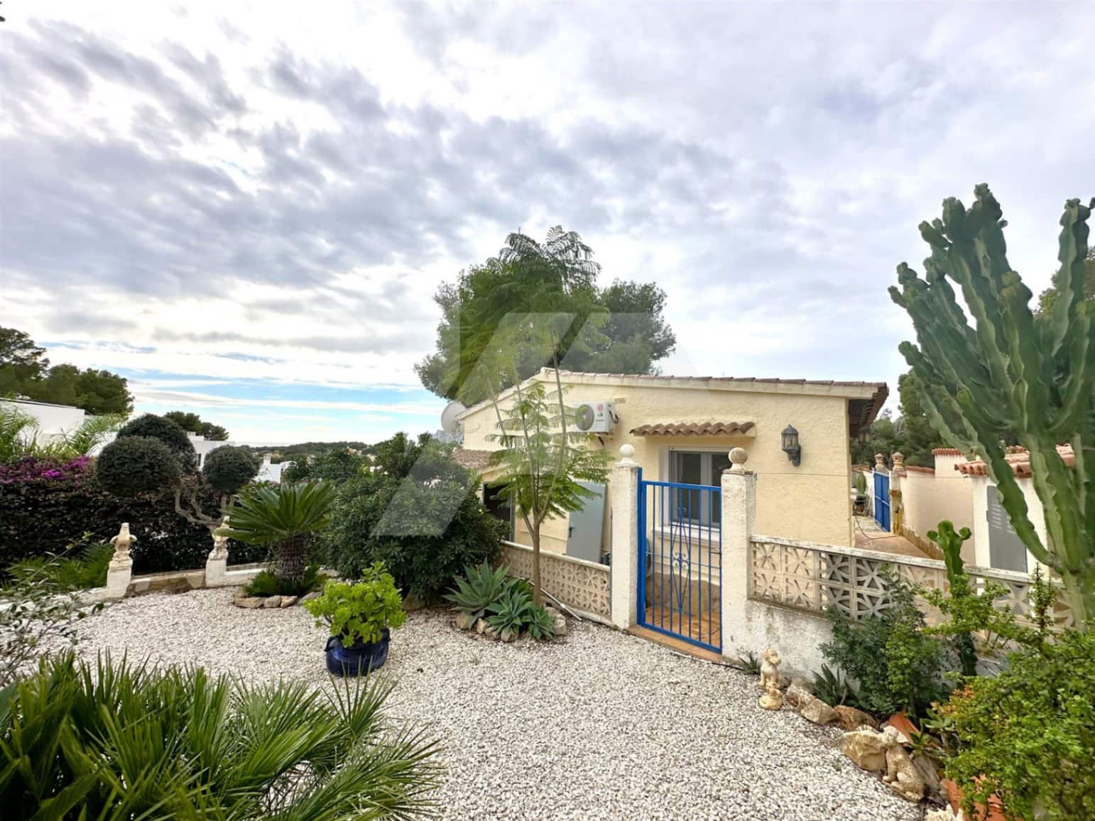 3 bedroom Villa for sale in Benissa with pool garage - € 700,000 (Ref: 8657845)