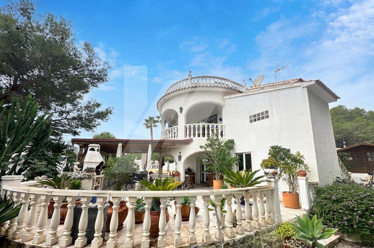 3 soveværelse Villa til salg i Benissa med swimmingpool garage - € 700.000 (Ref: 8657845)