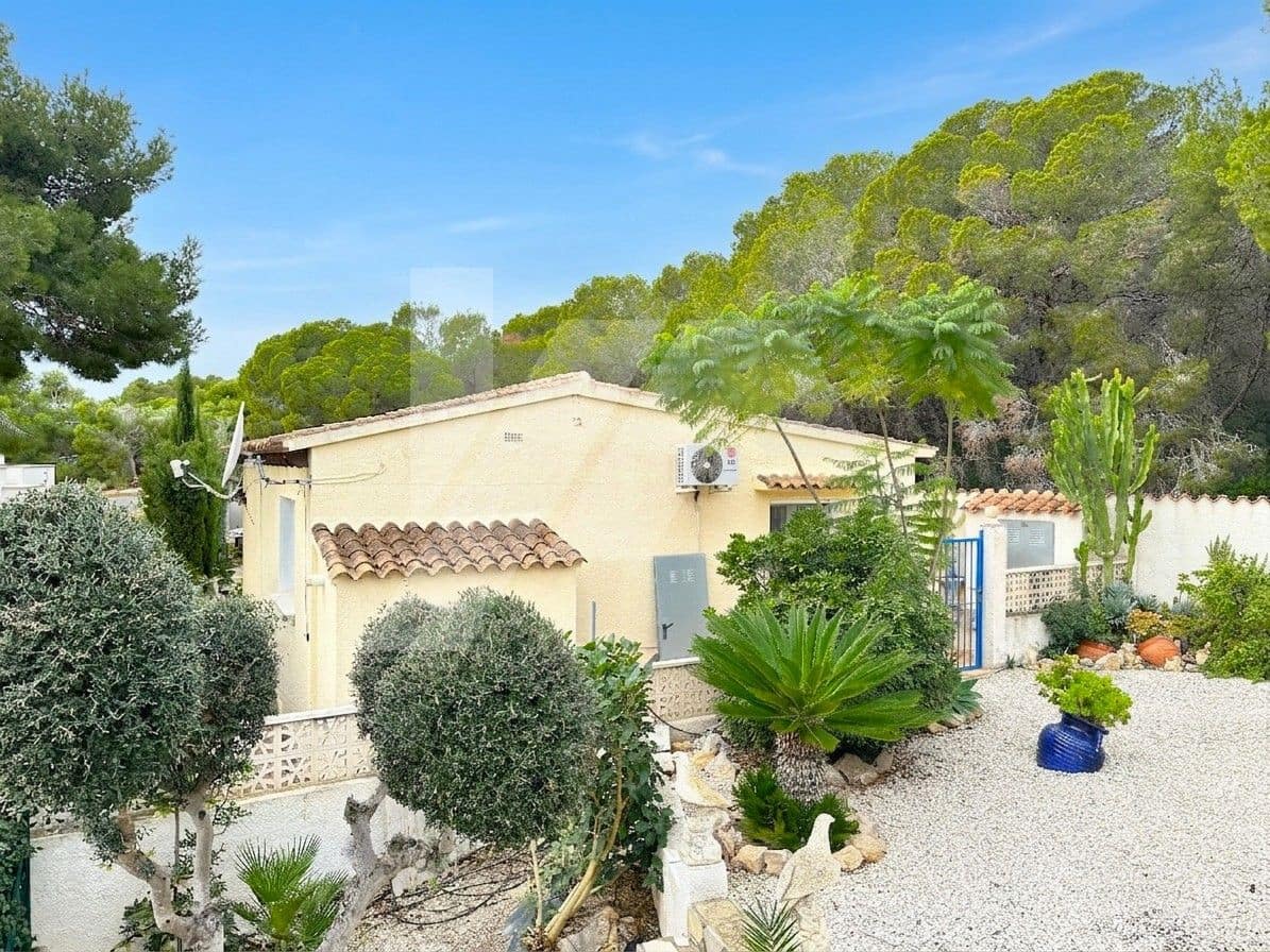 3 soveværelse Villa til salg i Benissa med swimmingpool garage - € 700.000 (Ref: 8657845)