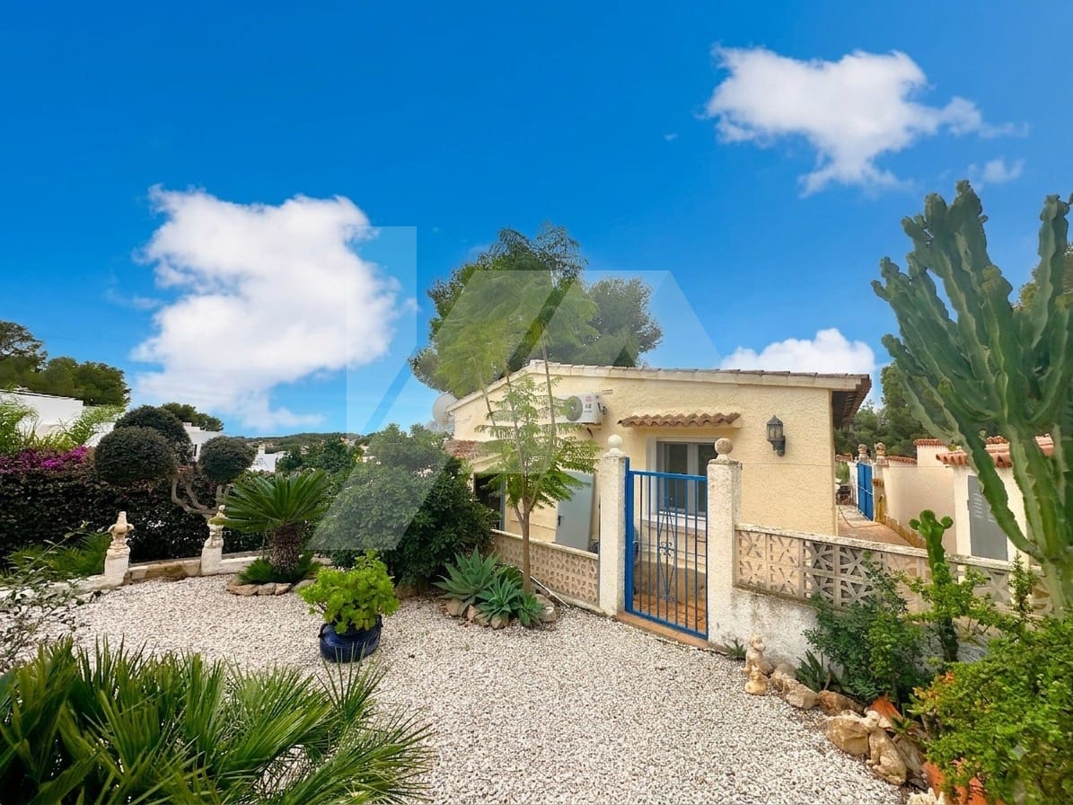 3 soveværelse Villa til salg i Benissa med swimmingpool garage - € 700.000 (Ref: 8657845)