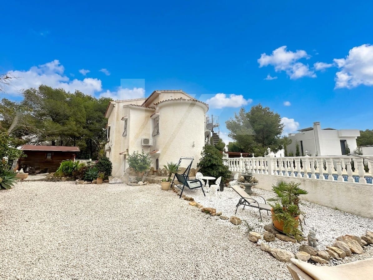 3 soveværelse Villa til salg i Benissa med swimmingpool garage - € 700.000 (Ref: 8657845)