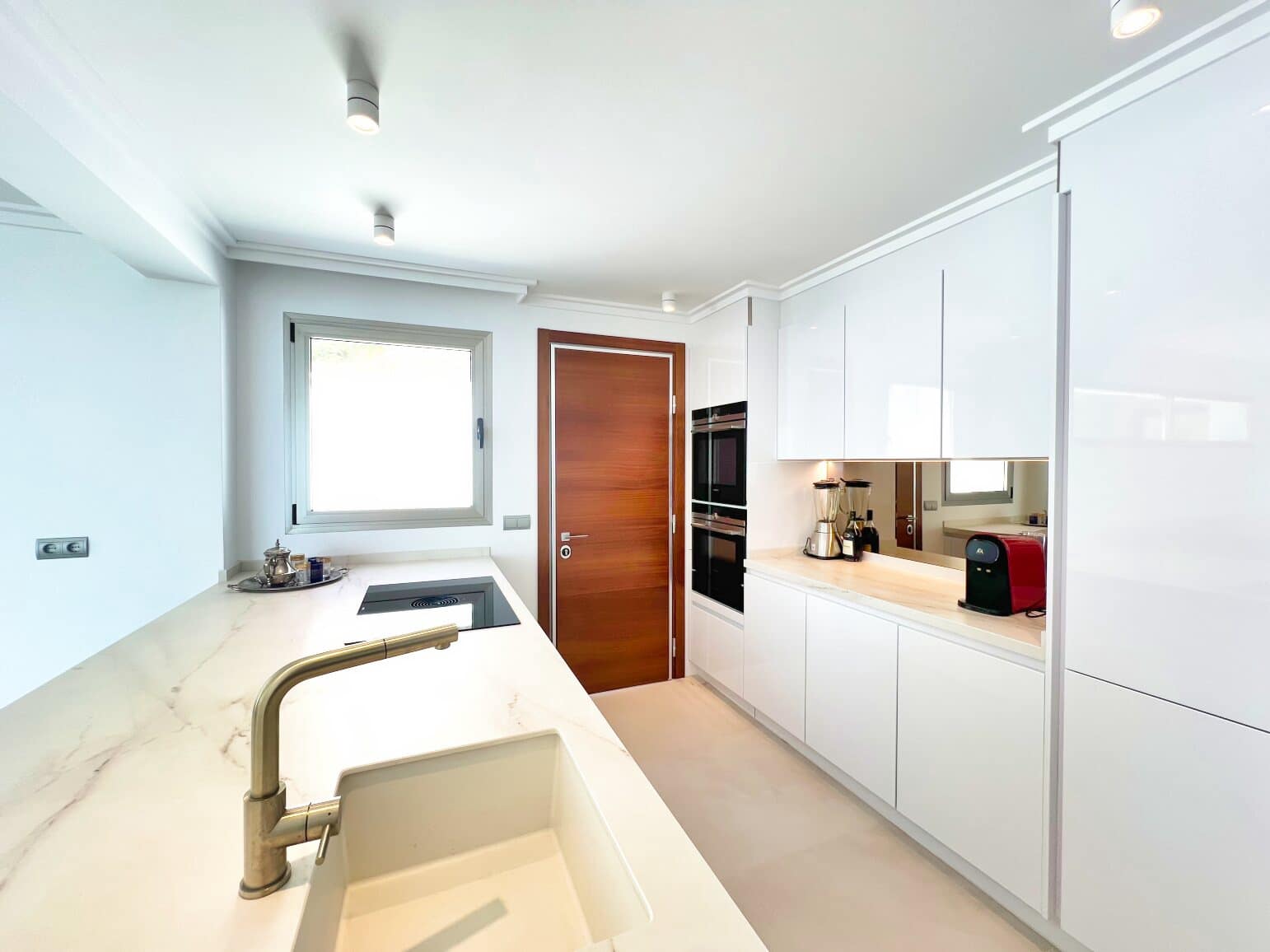 3 bedroom Villa for sale in Altea with pool garage - € 1,488,000 (Ref: 8708898)