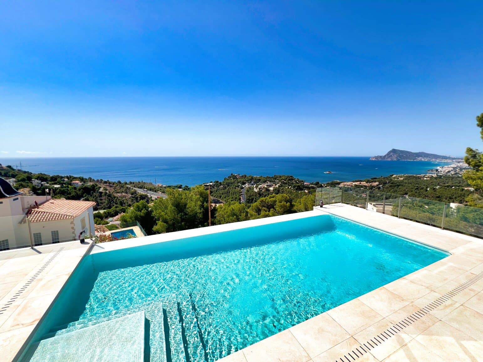 3 bedroom Villa for sale in Altea with pool garage - € 1,488,000 (Ref: 8708898)