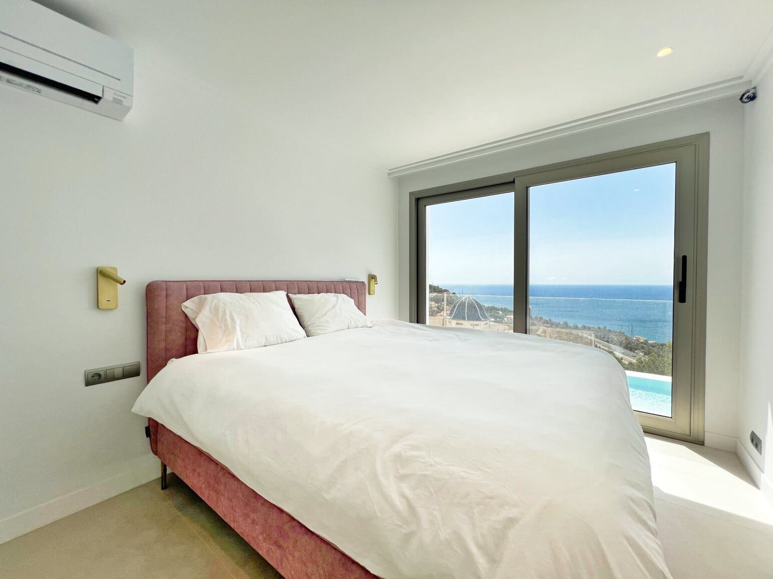 3 bedroom Villa for sale in Altea with pool garage - € 1,488,000 (Ref: 8708898)