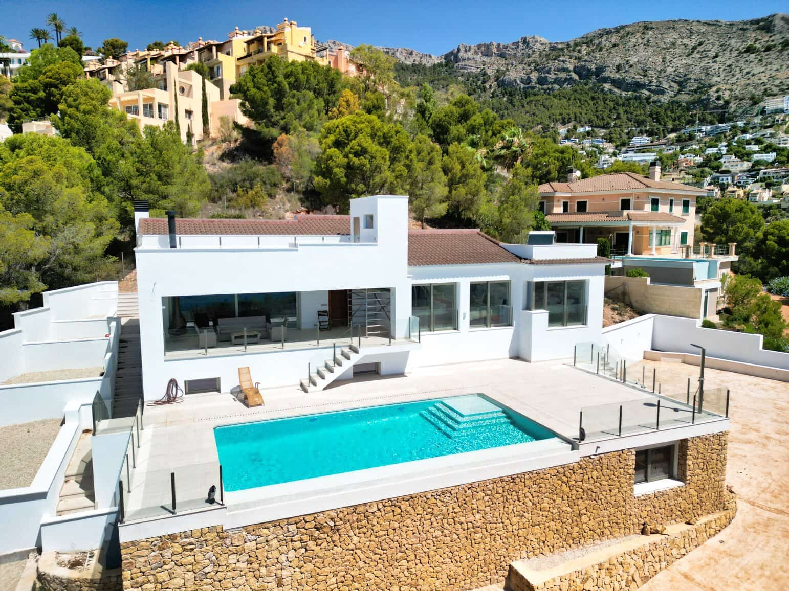 3 bedroom Villa for sale in Altea with pool garage - € 1,488,000 (Ref: 8708898)