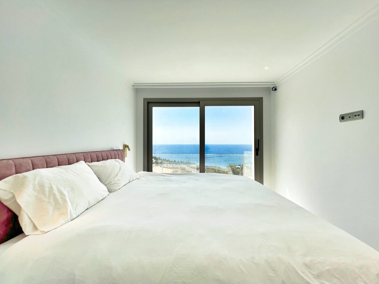 3 bedroom Villa for sale in Altea with pool garage - € 1,488,000 (Ref: 8708898)