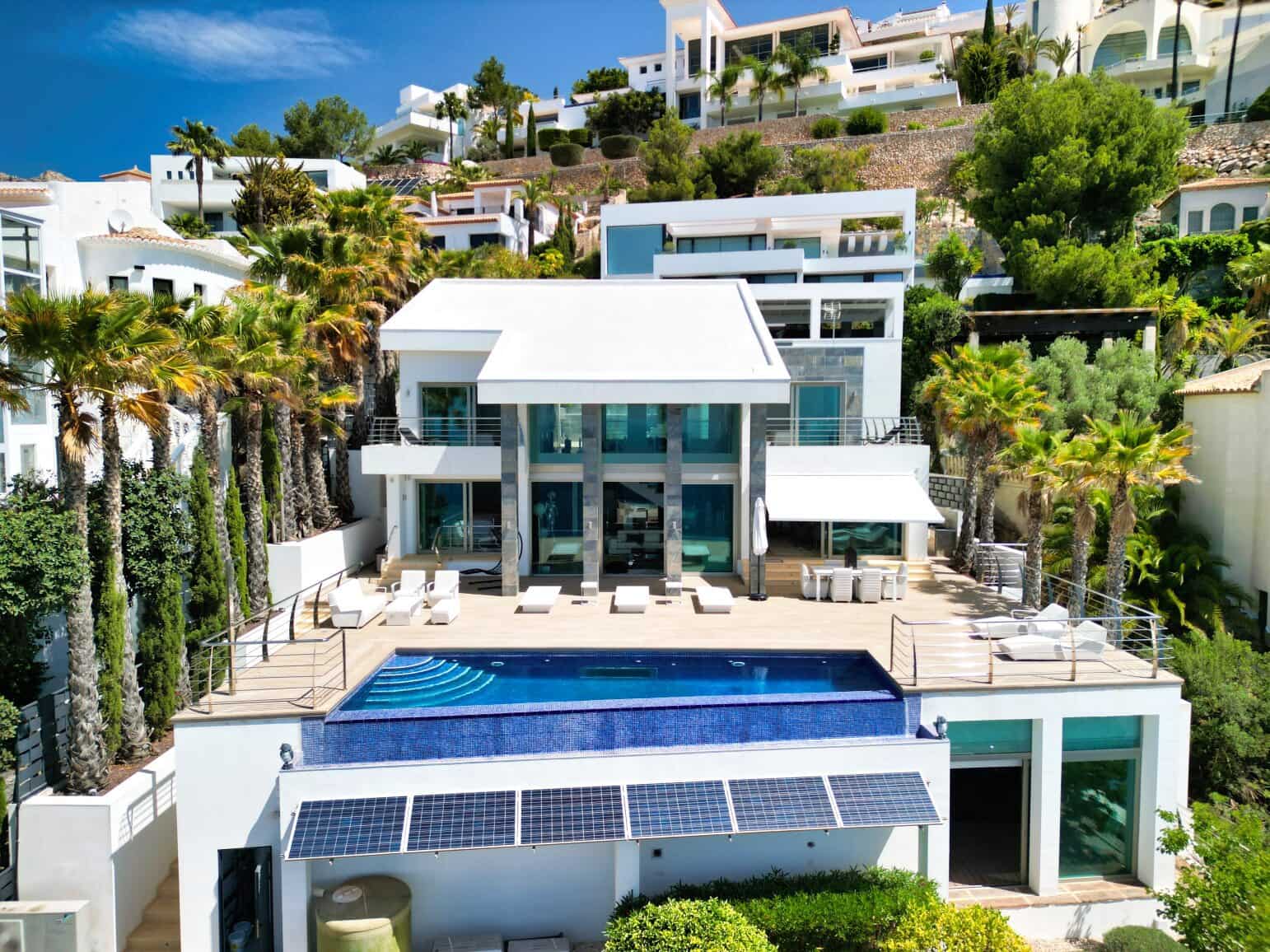 3 bedroom Villa for sale in Altea with garage - € 2,490,000 (Ref: 8708902)