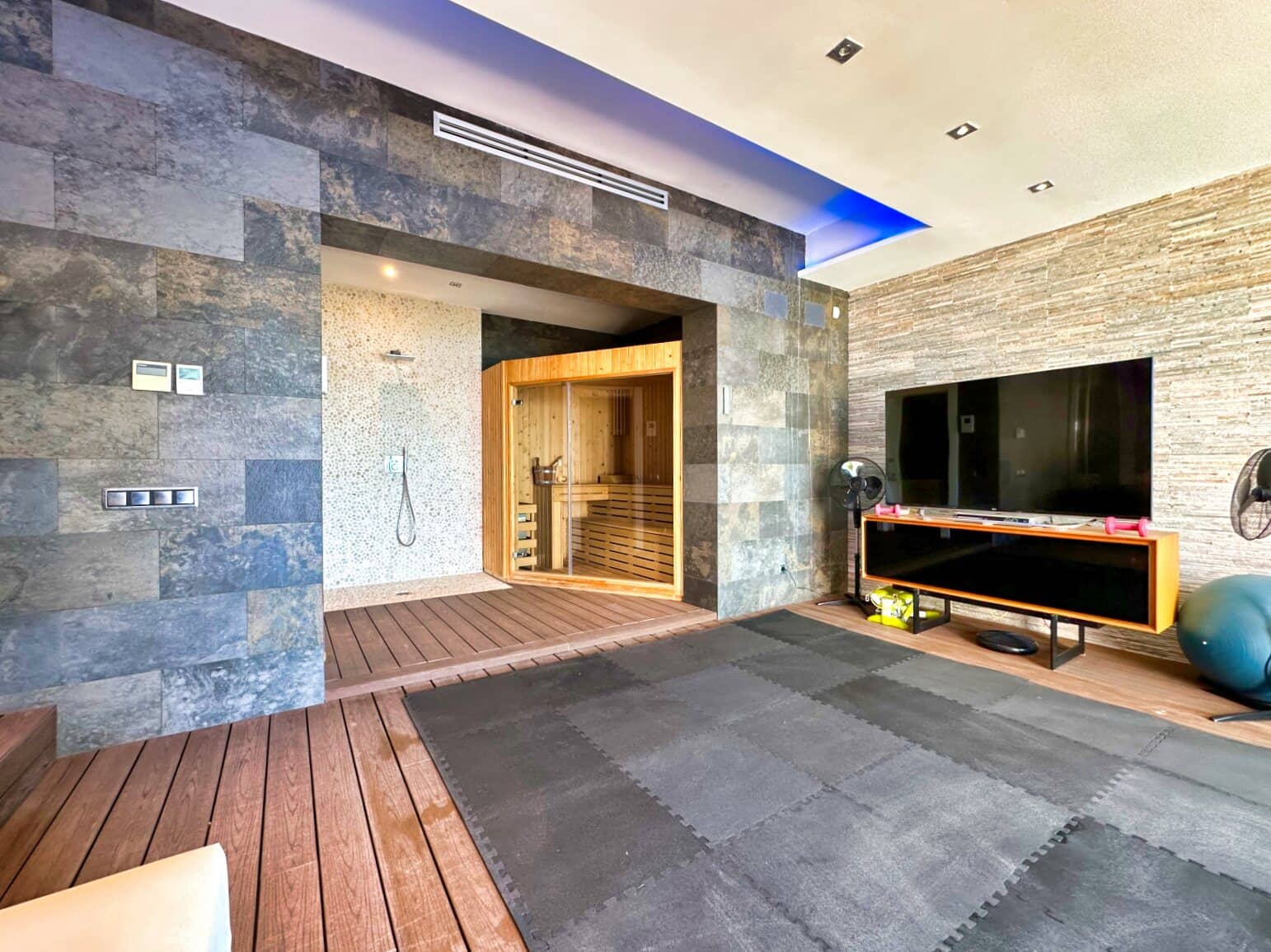 3 bedroom Villa for sale in Altea with garage - € 2,490,000 (Ref: 8708902)