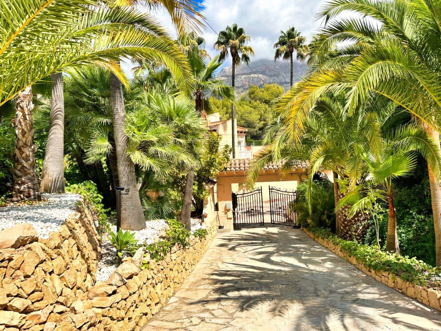 4 soverom Villa til salgs i Altea la Vella med svømmebasseng garasje - € 2 900 000 (Ref: 8708905)