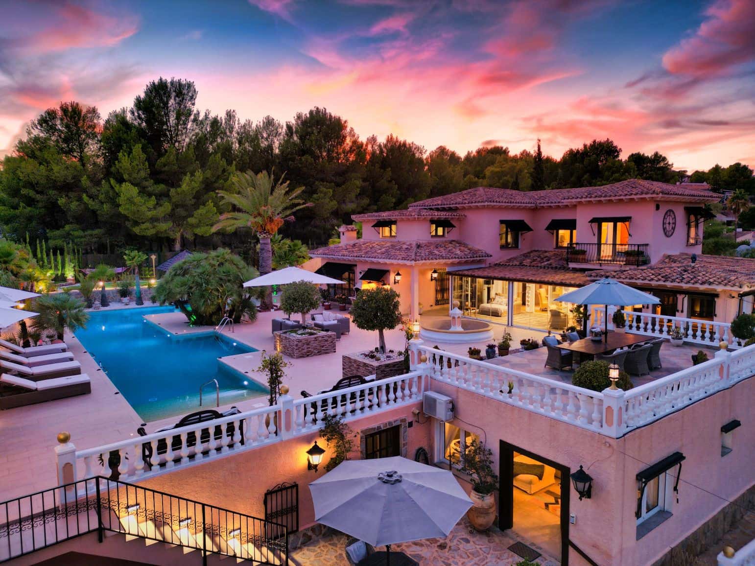 4 soverom Villa til salgs i Altea la Vella med svømmebasseng garasje - € 2 900 000 (Ref: 8708905)