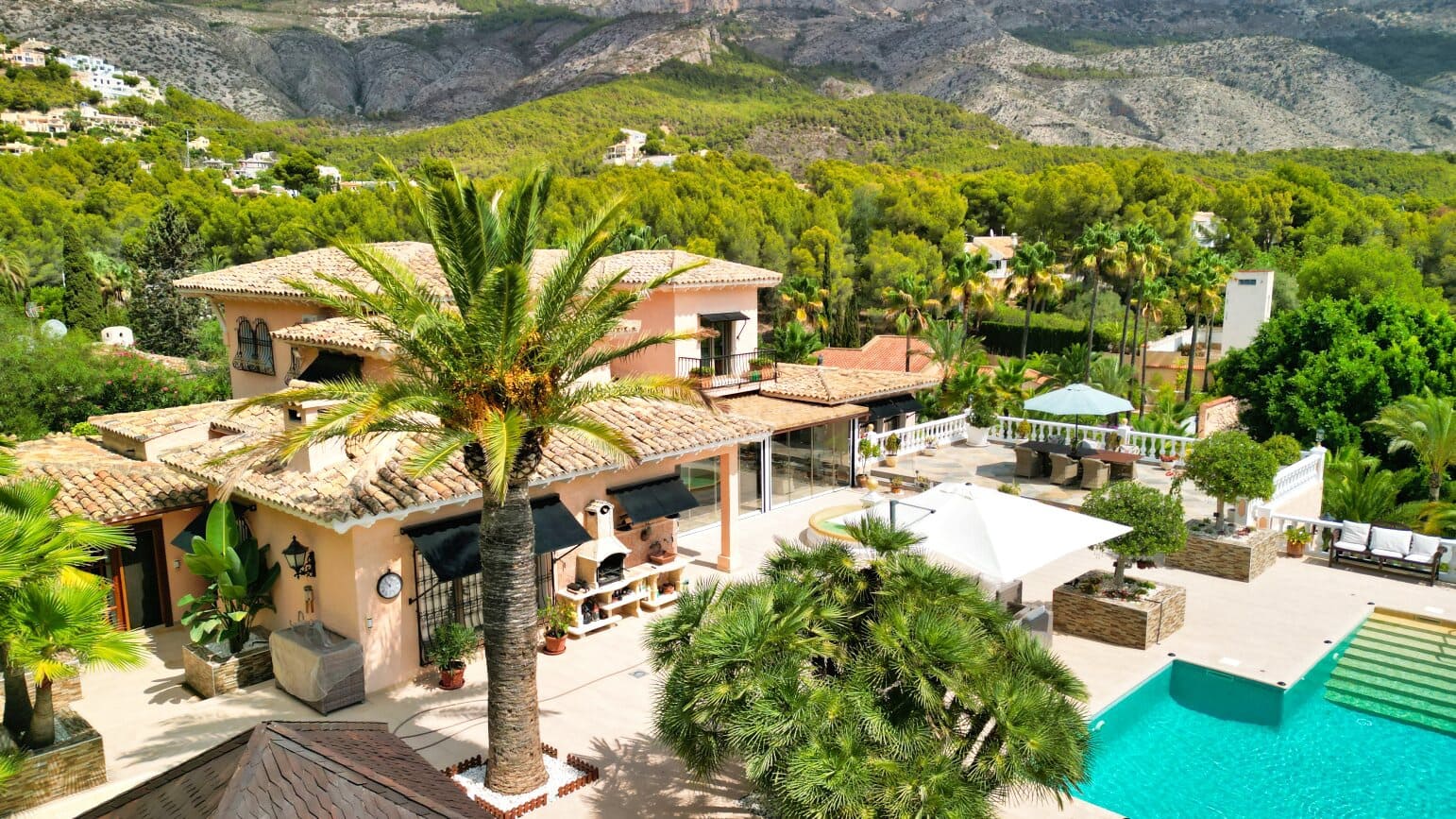 4 soverom Villa til salgs i Altea la Vella med svømmebasseng garasje - € 2 900 000 (Ref: 8708905)